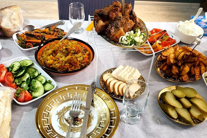 1 Day detour to Armenia from Tbilisi & Local family lunch - Lunch with an Armenian family