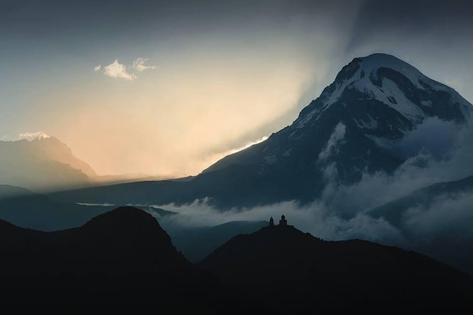 3-Day Hiking Group Tour in Kazbegi - Juta and the Chaukhi Pass at 3,338 meters