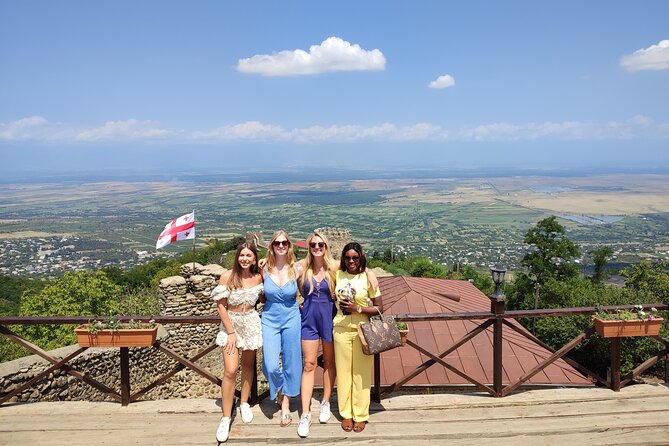4 Group Tours Including Airport Transfers - Should you book it?