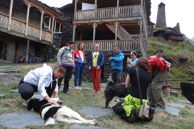 7-day hiking expedition to Tusheti through the Atsunta pass - Day 5: Dartlo and an optional climb to Kvavlo