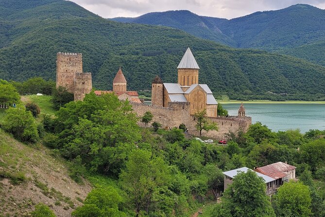 A day trip to Great Caucasian mountains - What this Tbilisi to Kazbegi day really involves
