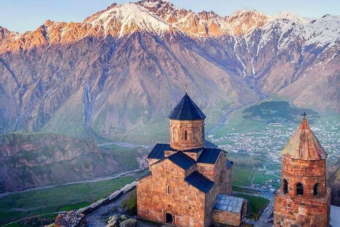 Adventure in Caucasus – Private Tour to Jinvali, Ananuri, Gudauri, Kazbegi - Ananuri Fortress and the Aragvi Gorge