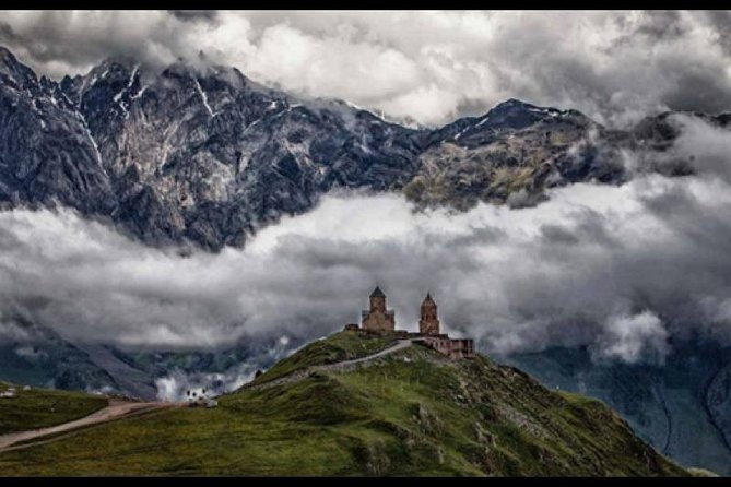 Ananuri, Gudauri, Kazbegi. Military Road of Georgia. Private tour. - Stepantsminda and the jeep ride to Gergeti