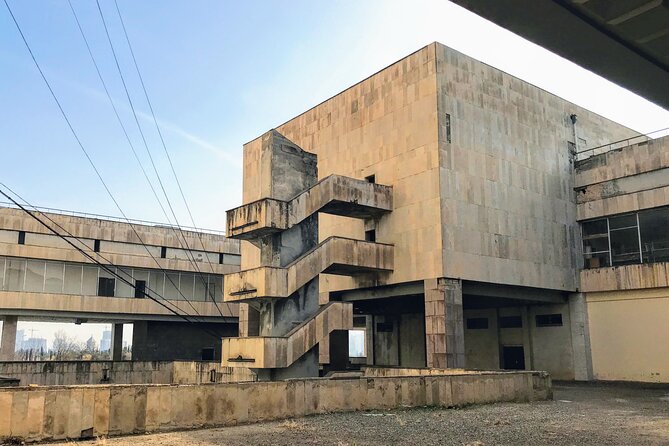Brutal Tbilisi: Urban exploration and untold stories - Maglivi Bridge and the lives behind the concrete