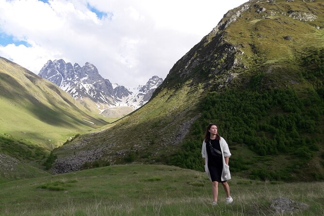 Caucasus mountains full day Private Tour Ananuri-Gudauri-Kazbegi - How the private vehicle changes the day
