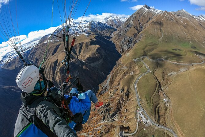 Cloudbase Paragliding in Gudauri, Georgia - Why the pilot matters on a tandem flight
