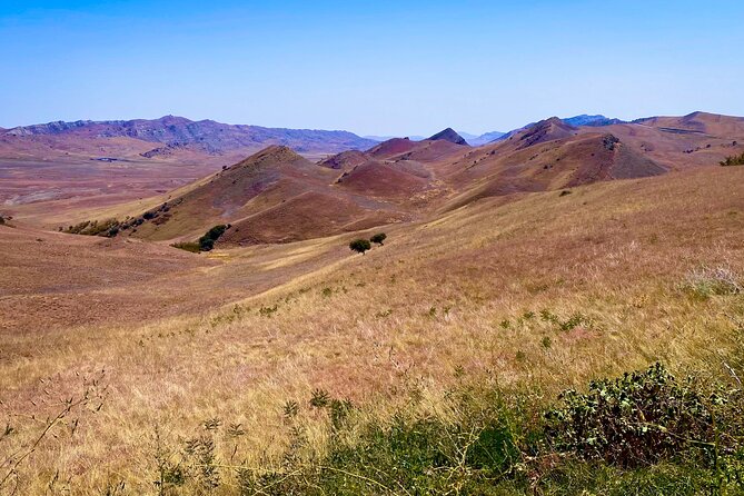 Day Trip to Rainbow Mountains and David Gareja - Kapatadze Lake and the first photo stop