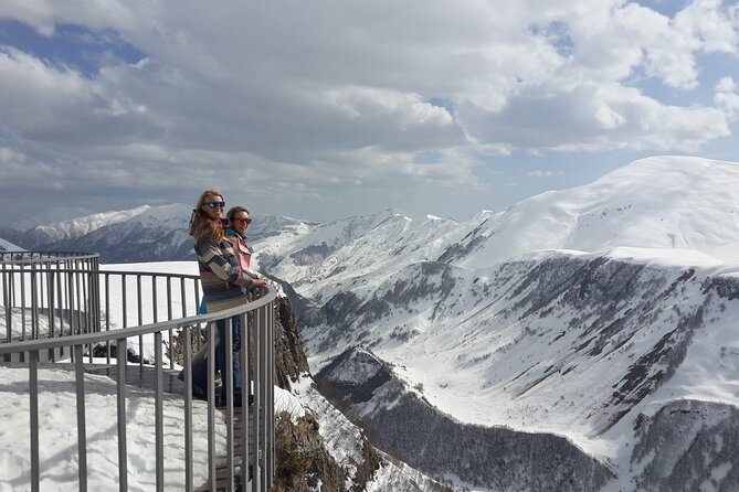 From Tbilisi Daytrip Kazbegi Gudauri & Zhinvali Guided Group Tour - Pasanauri and the meeting of two Aragvi rivers
