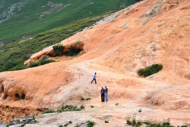 From Tbilisi: Kazbegi, Gudauri & Ananuri Day Trip - What the guiding style is like