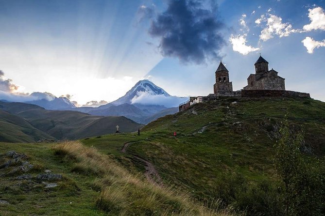 Full-Day Kazbegi Private Tour from Tbilisi - Stepantsminda, lunch, and the road to Kazbegi