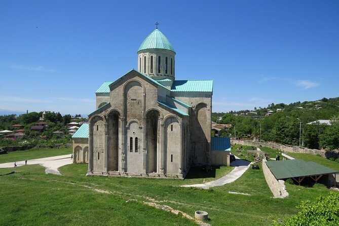 Gelati, Prometheus, Sanatoriums and Wine tour - Who should book this Kutaisi tour?