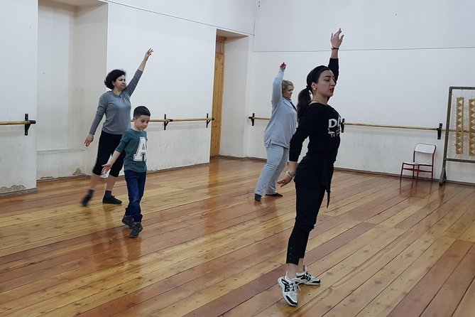 Georgian Dance Class in Tbilisi, Georgia - The first steps: learning from a professional dancer