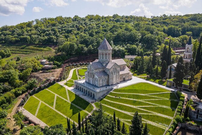 Kakheti, Bodbe, Sighnaghi and Telavi (Group Tour) - The vehicle and group size matter