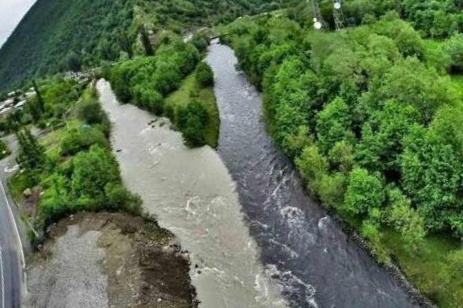 Kazbegi Amazing Tour - Ananuri Fortress: history beside the Aragvi River