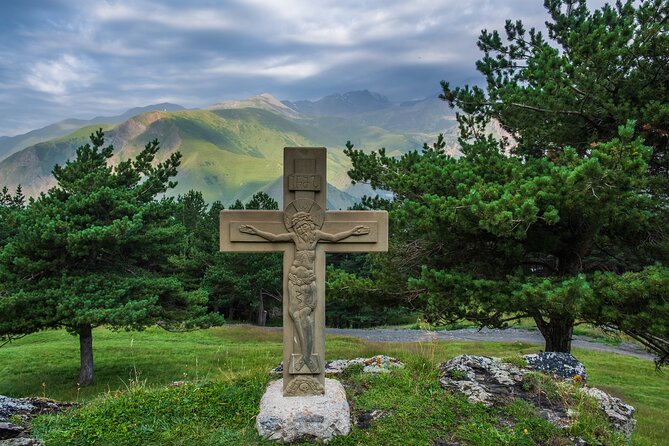 Kazbegi and Khinkali - the ultimate mountain experience tour - Two to three hours in Gudauri