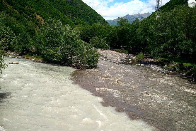 Kazbegi Day Trip (Jinvali, Ananuri, Gudauri, Gergeti church) - Pasanauri and the meeting of the Aragvi rivers