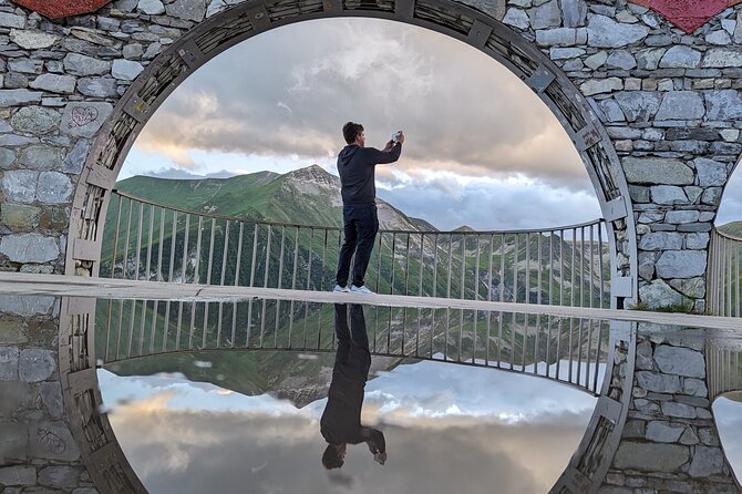Kazbegi full day private tour + LUNCH - Ananuri Fortress and the Aragvi River setting
