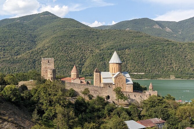 Kazbegi Gudauri and Ananuri Mountains Private Day Trip - Ananuri Fortress and its compact visit