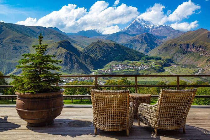 Kazbegi&Gudauri Small group tour including hotel pick up/drop-off - The Friendship Monument above Gudauri