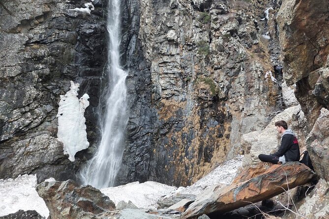 Kazbegi:Hiking to Gveleti Waterfall - Meeting at Rooms Kazbegi at noon