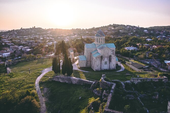 Kutaisi: Bagrati & Motsameta Religious Heritage Tour - Gelati and the practical problem of restoration