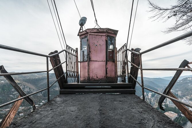Kutaisi:Chiatura Tour with Katskhi Pillar & Cable Car Experience - Katskhi Pillar, a church above the ground