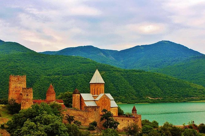 Mtskheta, Ananuri, Gudauri and Kazbegi Full Day Tour from Tbilisi - Gudauri and the Russian Georgian Friendship Monument