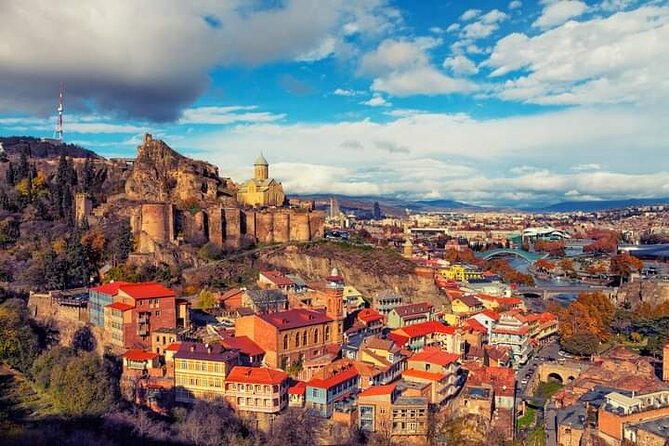 Old Tbilisi Tour: Private Walking Tour With Wine Tasting - Why this short walk works so well in Tbilisi
