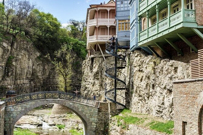 Old tbilisi walking tour & wine tasting - Legvachtahvi Gorge and a waterfall in the city