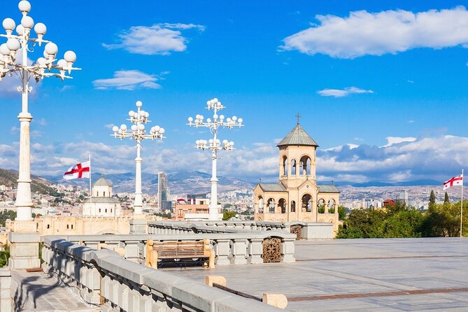 Panoramic city tour Tbilisi - From refined districts to embassy streets