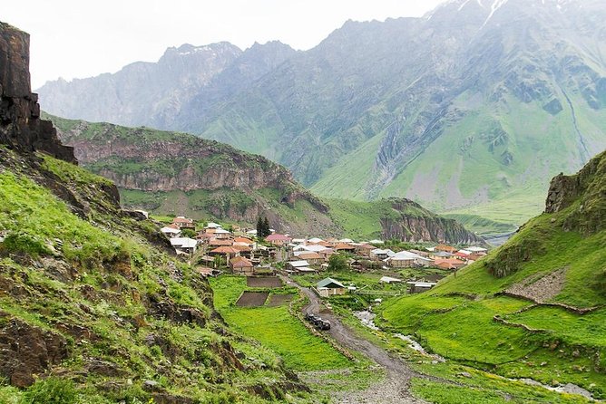 Private day tour in Kazbegi (Stepantsminda) - The Aragvi River and the changing scenery