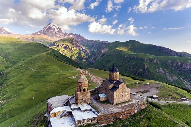 PRIVATE Day-Trip to Kazbegi (The most popular tour in Georgia) - What the private vehicle changes