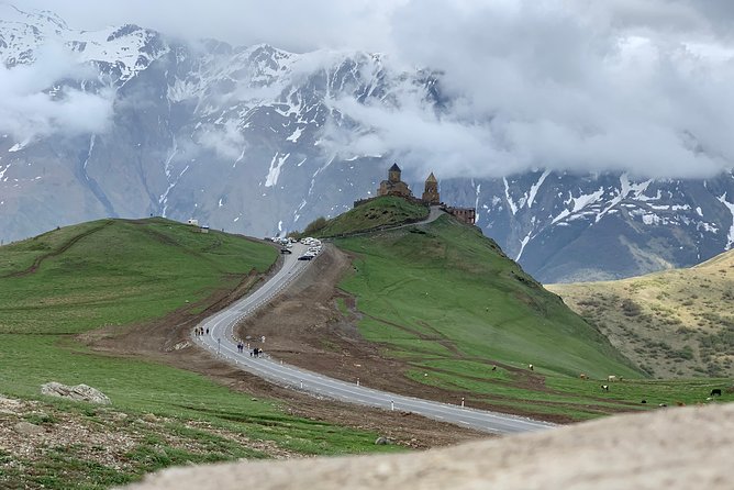 ️Private Full-Day Tour to Mtskheta and Kazbegi(stepantsminda) from Tbilisi - The meeting point of the Aragvi rivers