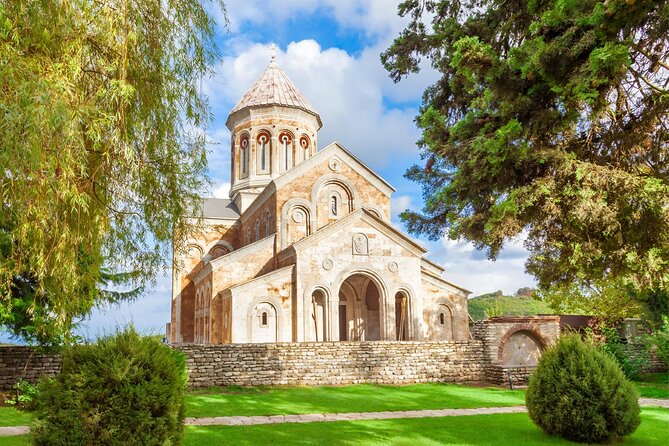 Private Tour From Tbilisi to Kakheti Sighnaghi with Wine Tasting - Badiauri bakery and bread from the oven