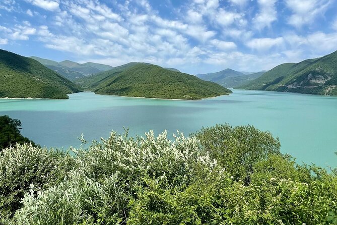 RACHA region with TSKHRAJVARI and wine tasting from Kutaisi - What the guide and driver add to the day