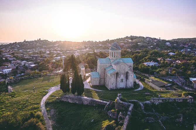 Small group tour to Kutaisi monasteries: Gelati, Motsameta and Bagrati. - Timing, meeting point, and the practical side