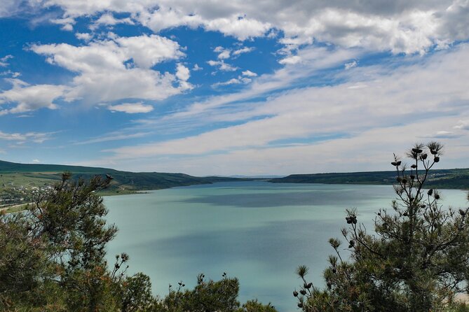 Tbilisi Lakes and Sightseeing tour - Vake Park and the WWII memorial