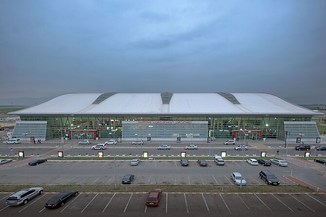Transfer from Tbilisi Airport to Tbilisi - Drivers who add a local welcome