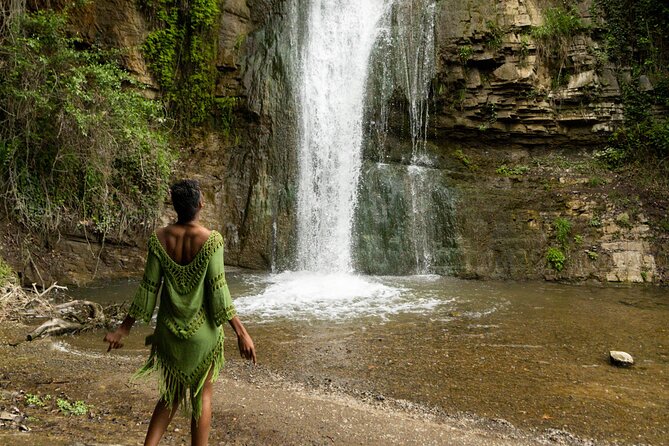 Your unique photo session in Tblisi, Georgia - Makeup, hair, and retro dresses